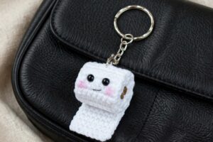 Mini toilet paper keychain crochet free pattern Pattern
